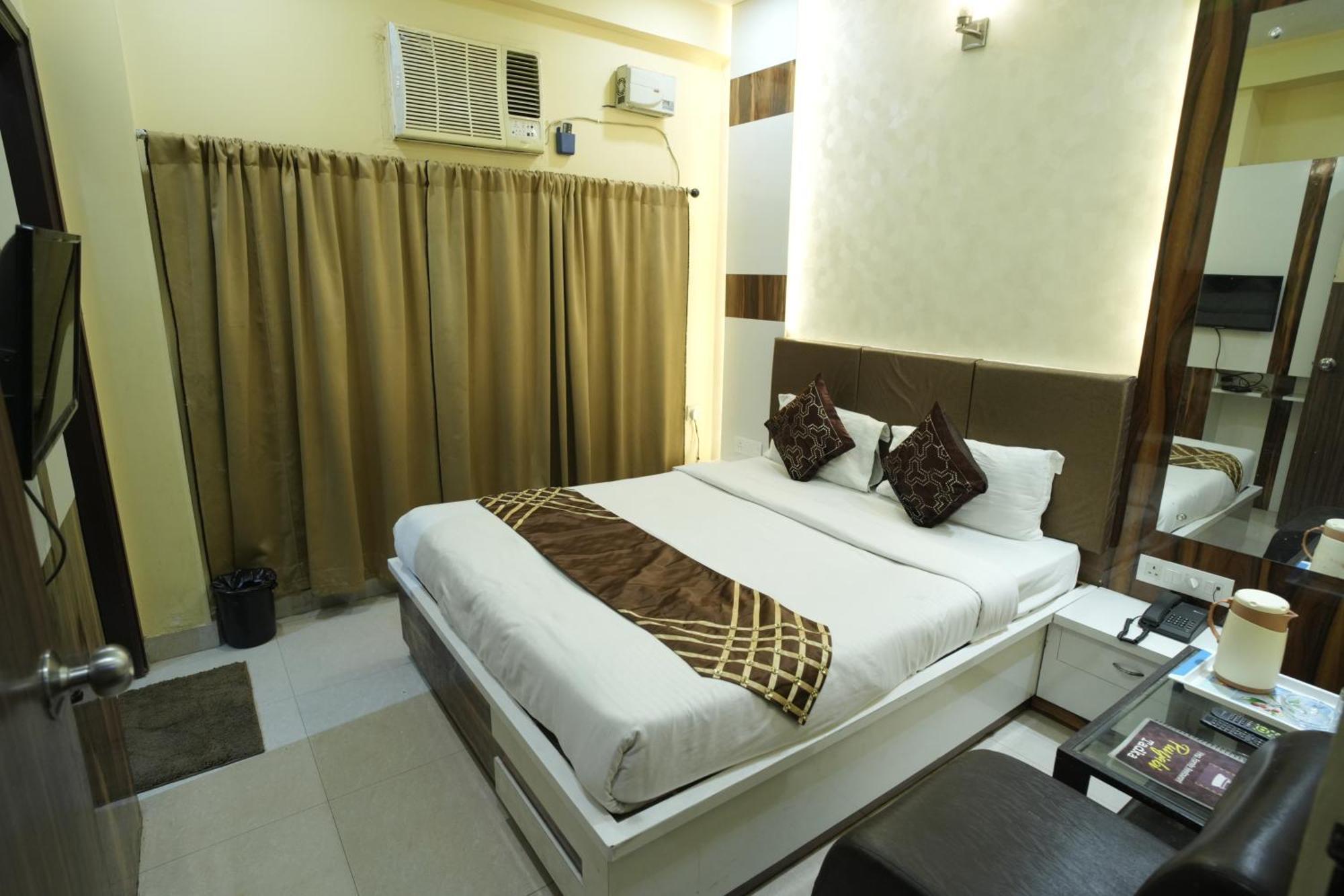 Hotel Rajkamal Near Varanasi Railway Station Екстериор снимка